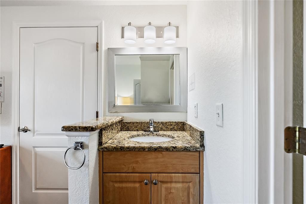 待售: $525,000 (2 贝兹, 2 浴室, 914 平方英尺)