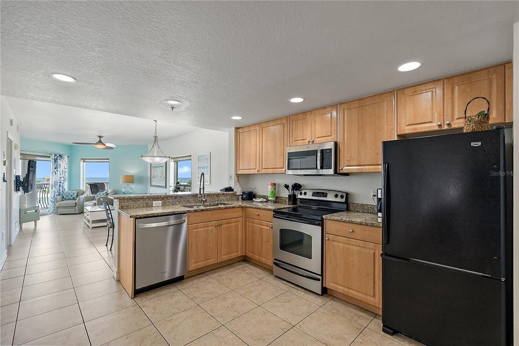 待售: $525,000 (2 贝兹, 2 浴室, 914 平方英尺)