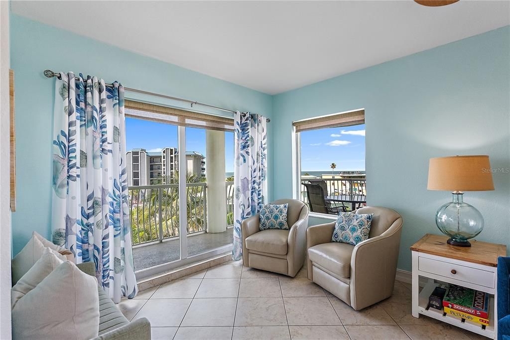 待售: $525,000 (2 贝兹, 2 浴室, 914 平方英尺)