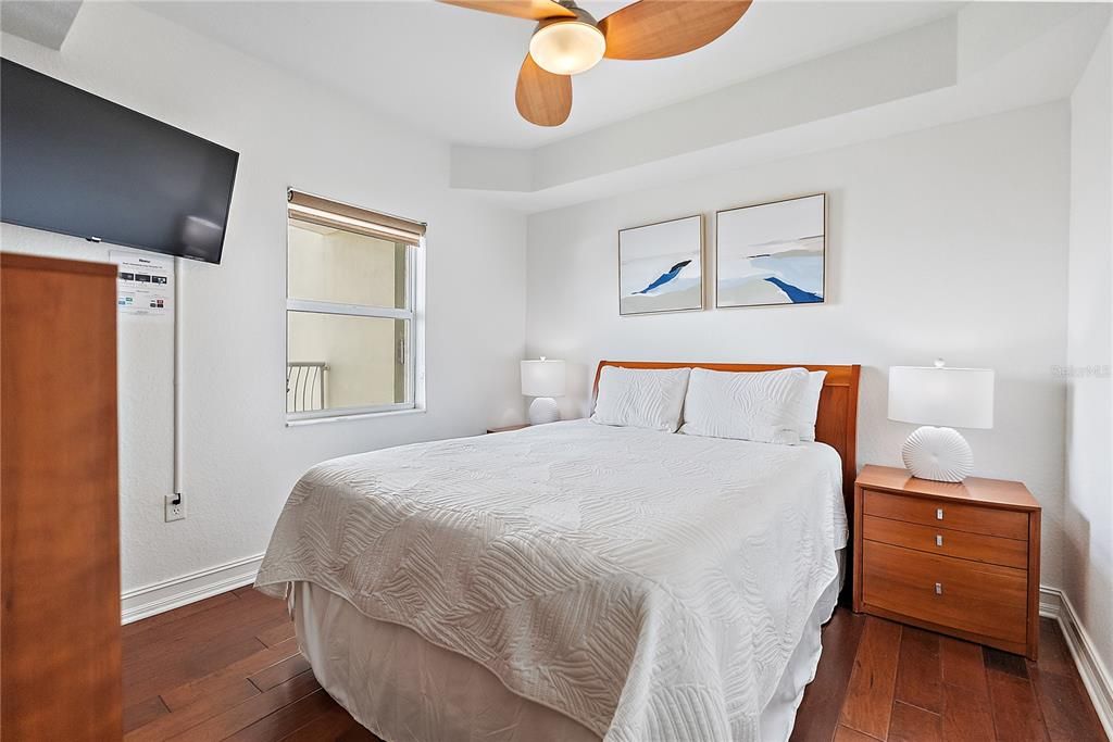 待售: $525,000 (2 贝兹, 2 浴室, 914 平方英尺)