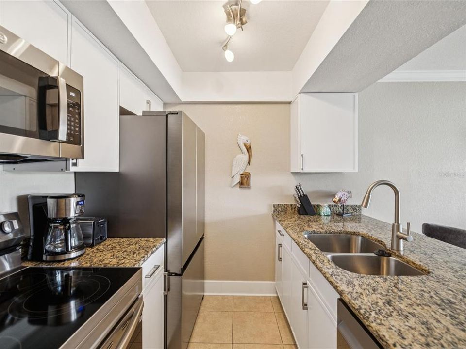 待售: $398,000 (1 贝兹, 1 浴室, 798 平方英尺)