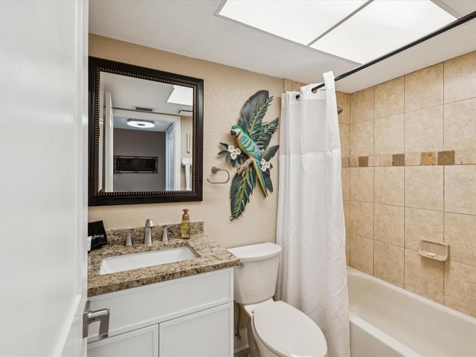 待售: $398,000 (1 贝兹, 1 浴室, 798 平方英尺)