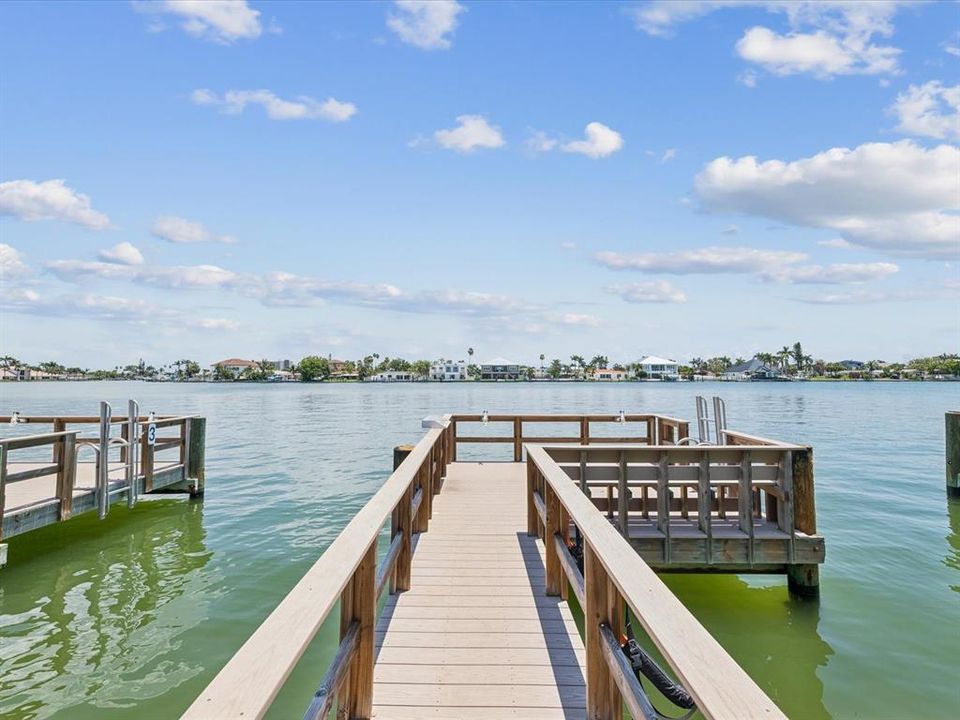 待售: $398,000 (1 贝兹, 1 浴室, 798 平方英尺)