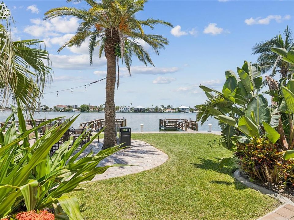 待售: $398,000 (1 贝兹, 1 浴室, 798 平方英尺)