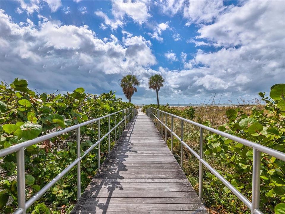 待售: $398,000 (1 贝兹, 1 浴室, 798 平方英尺)