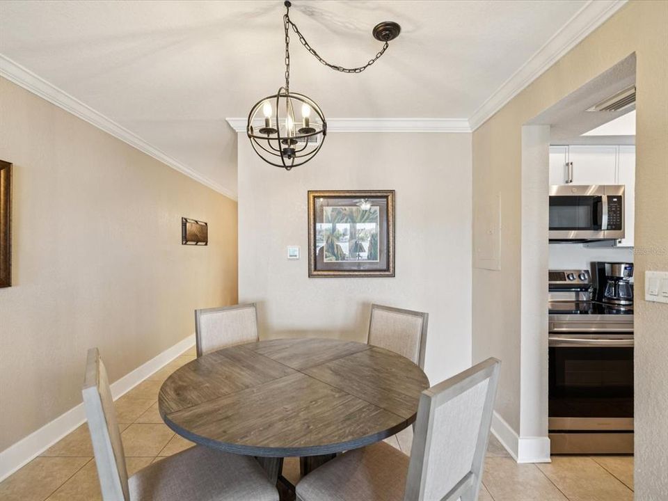 待售: $398,000 (1 贝兹, 1 浴室, 798 平方英尺)