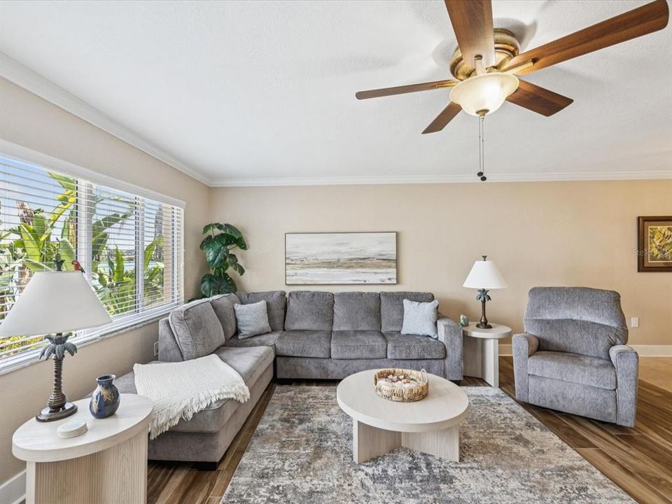 待售: $398,000 (1 贝兹, 1 浴室, 798 平方英尺)