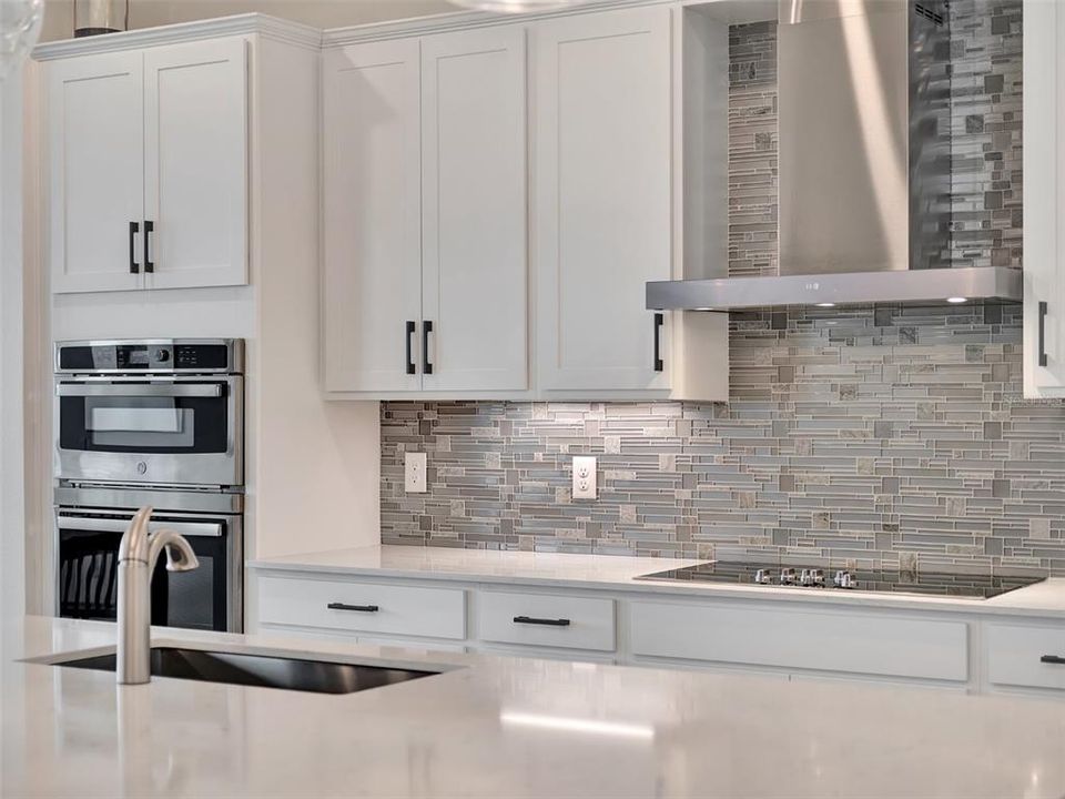 En Venta: $659,900 (4 camas, 3 baños, 2614 Pies cuadrados)