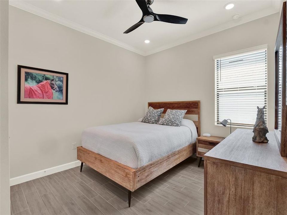 En Venta: $659,900 (4 camas, 3 baños, 2614 Pies cuadrados)