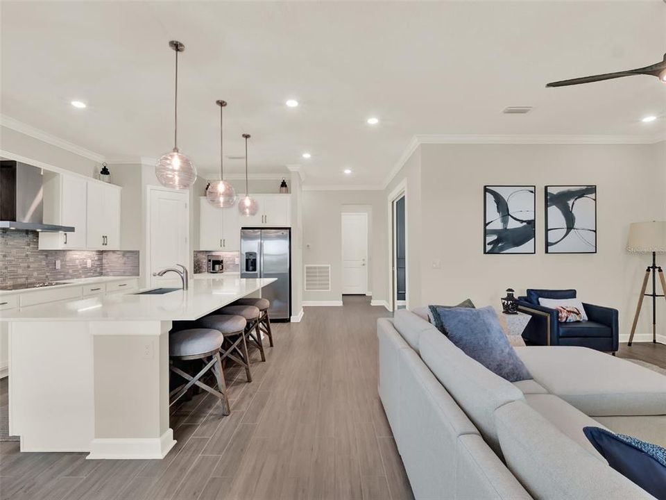 En Venta: $659,900 (4 camas, 3 baños, 2614 Pies cuadrados)