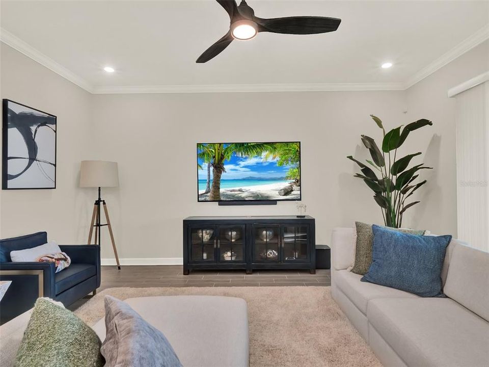 En Venta: $659,900 (4 camas, 3 baños, 2614 Pies cuadrados)