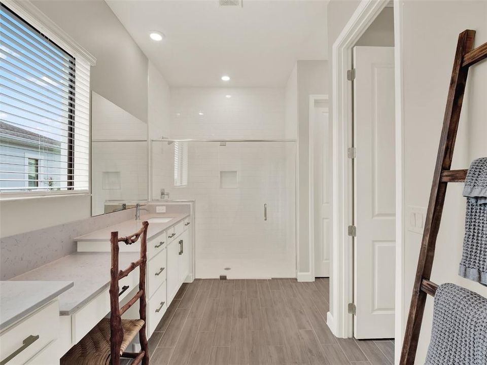 En Venta: $659,900 (4 camas, 3 baños, 2614 Pies cuadrados)