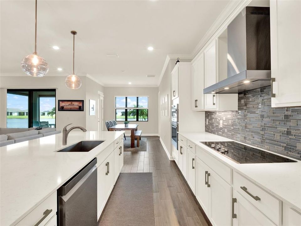 En Venta: $659,900 (4 camas, 3 baños, 2614 Pies cuadrados)