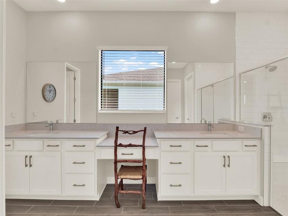 En Venta: $659,900 (4 camas, 3 baños, 2614 Pies cuadrados)