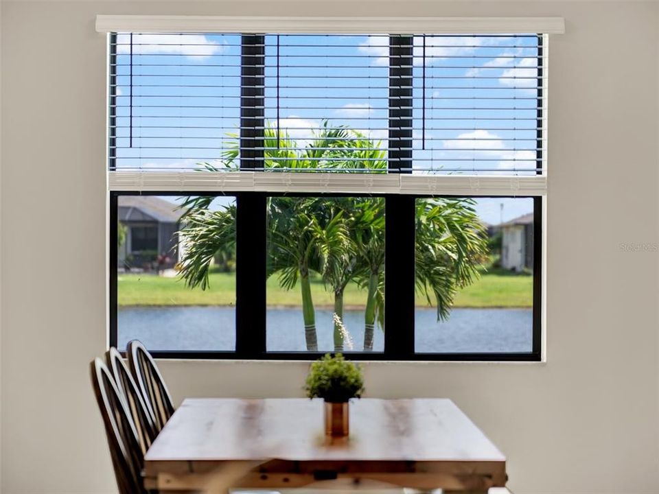 En Venta: $659,900 (4 camas, 3 baños, 2614 Pies cuadrados)