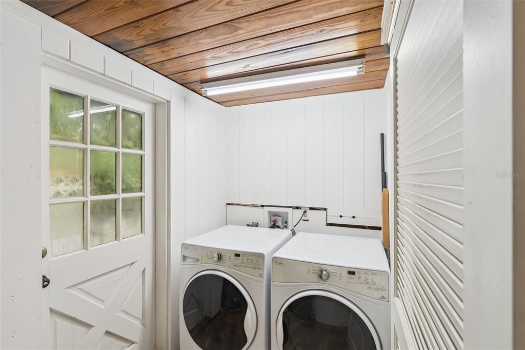 Activo con contrato: $675,000 (3 camas, 4 baños, 1984 Pies cuadrados)