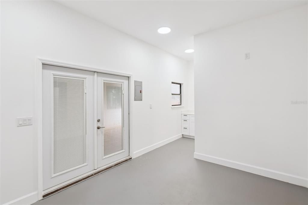 Activo con contrato: $675,000 (3 camas, 4 baños, 1984 Pies cuadrados)