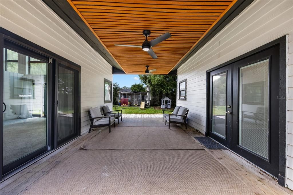 Activo con contrato: $675,000 (3 camas, 4 baños, 1984 Pies cuadrados)