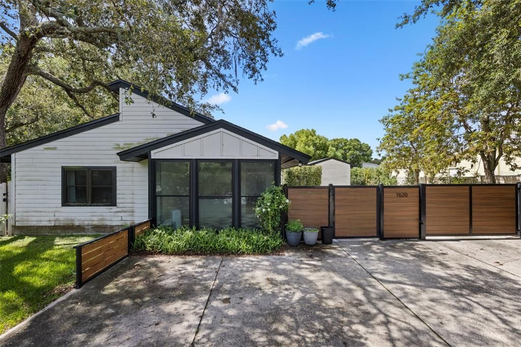 Activo con contrato: $675,000 (3 camas, 4 baños, 1984 Pies cuadrados)