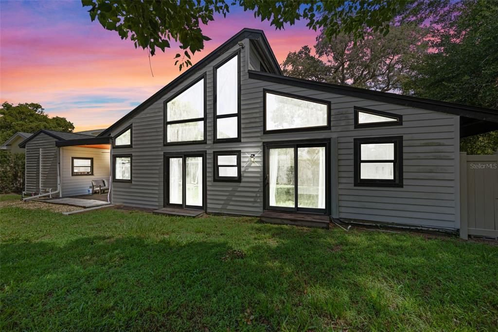 Activo con contrato: $675,000 (3 camas, 4 baños, 1984 Pies cuadrados)