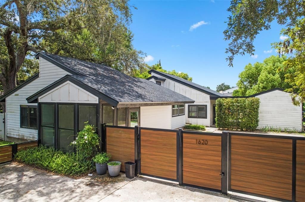 Activo con contrato: $675,000 (3 camas, 4 baños, 1984 Pies cuadrados)