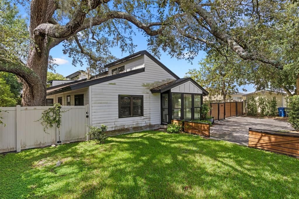 Activo con contrato: $675,000 (3 camas, 4 baños, 1984 Pies cuadrados)