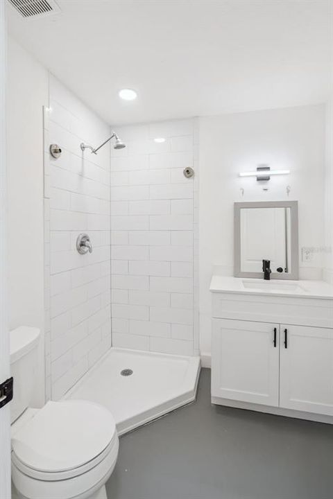 Activo con contrato: $675,000 (3 camas, 4 baños, 1984 Pies cuadrados)