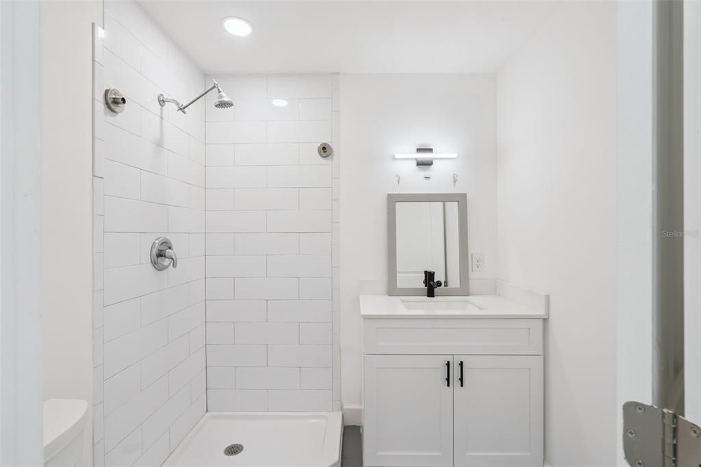 Activo con contrato: $675,000 (3 camas, 4 baños, 1984 Pies cuadrados)