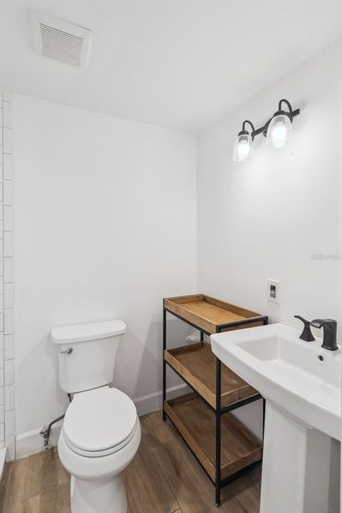 Activo con contrato: $675,000 (3 camas, 4 baños, 1984 Pies cuadrados)