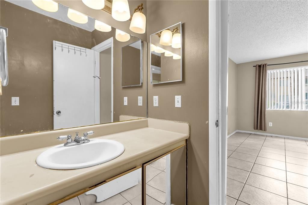 Activo con contrato: $125,000 (1 camas, 1 baños, 742 Pies cuadrados)