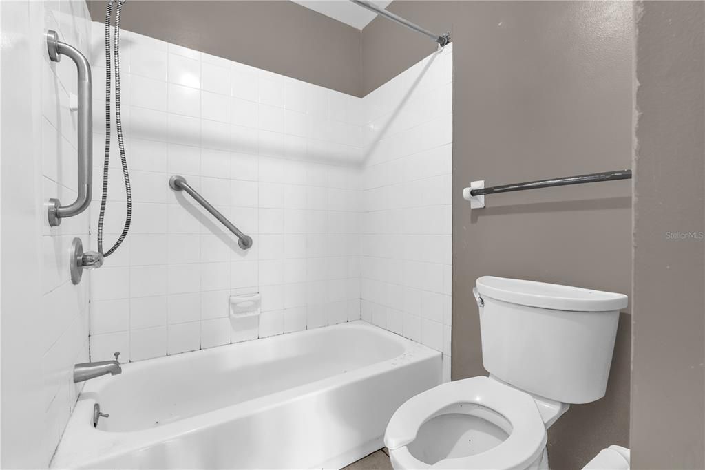 Activo con contrato: $125,000 (1 camas, 1 baños, 742 Pies cuadrados)