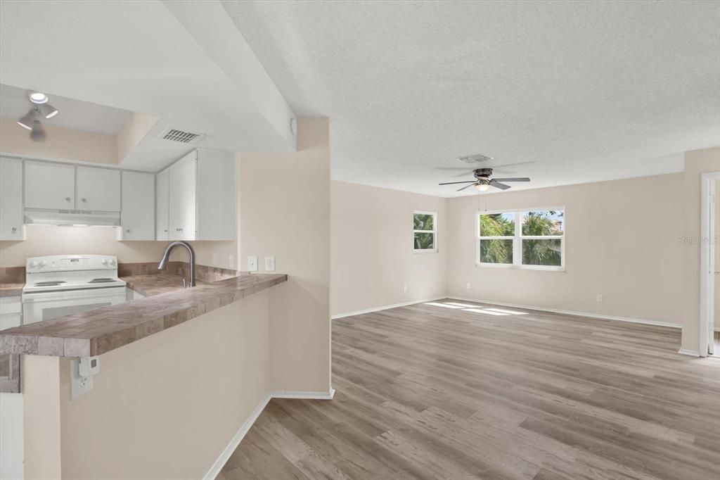 待售: $4,485,000 (14 贝兹, 0 浴室, 8575 平方英尺)