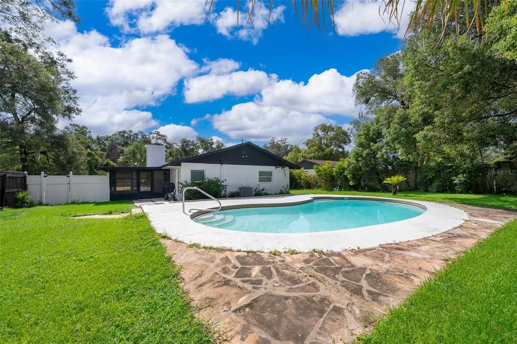 Active With Contract: $279,000 (2 beds, 1 baths, 1120 Square Feet)