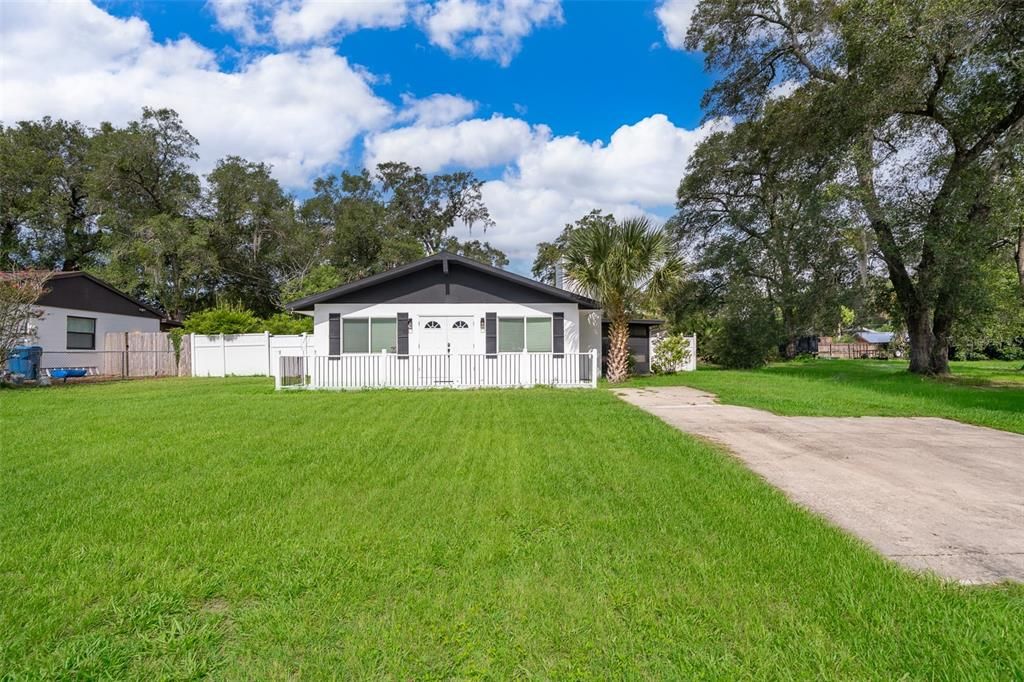 Active With Contract: $279,000 (2 beds, 1 baths, 1120 Square Feet)