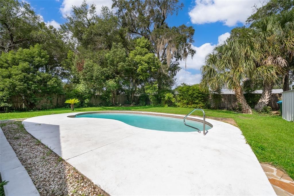 Active With Contract: $279,000 (2 beds, 1 baths, 1120 Square Feet)