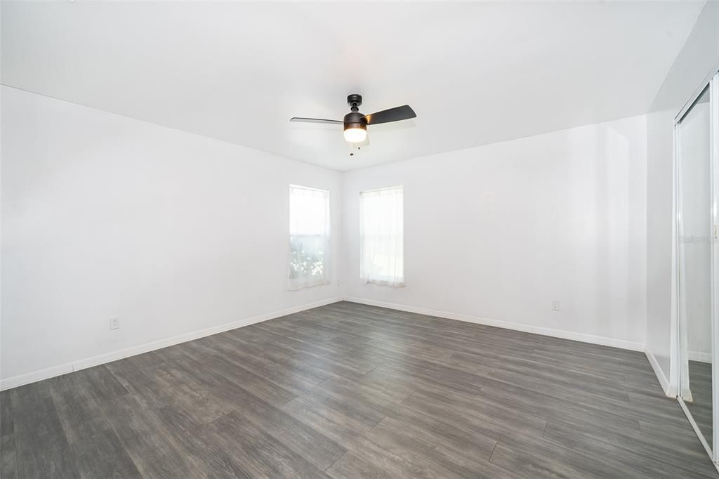 Active With Contract: $279,000 (2 beds, 1 baths, 1120 Square Feet)