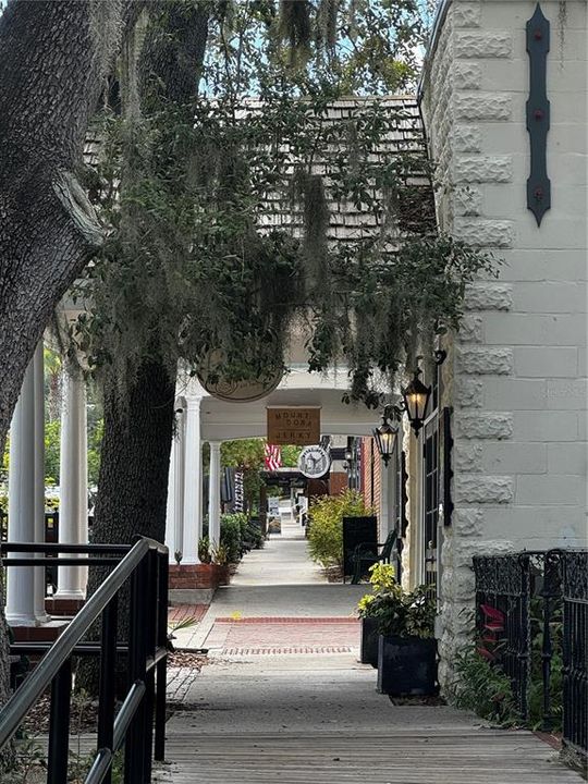 待售: $199,000 (2.67 acres)