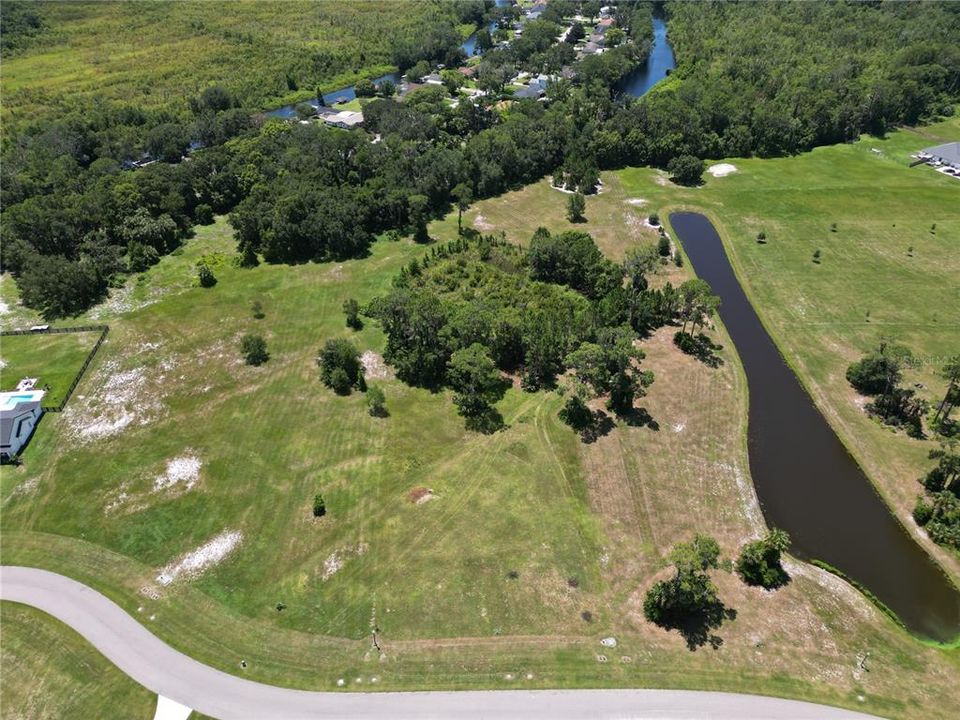 待售: $199,000 (2.67 acres)