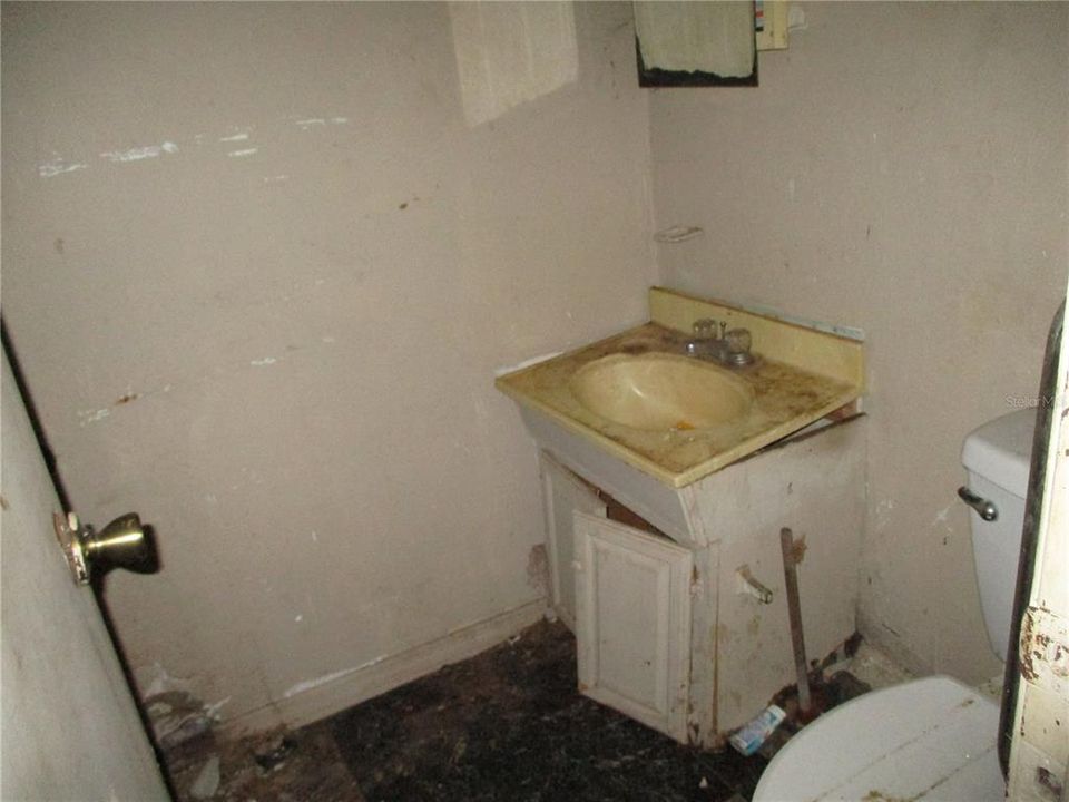 Active With Contract: $70,500 (3 beds, 2 baths, 1696 Square Feet)