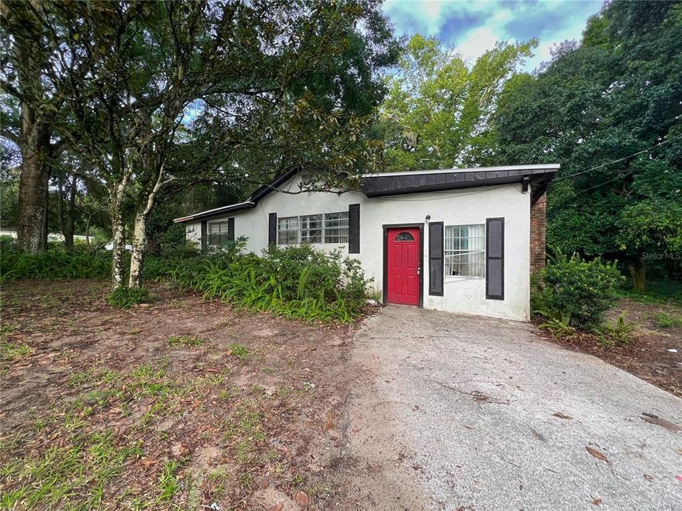 Active With Contract: $70,500 (3 beds, 2 baths, 1696 Square Feet)