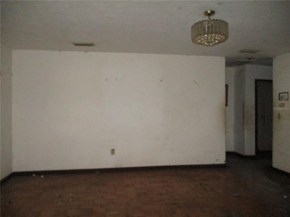 Active With Contract: $70,500 (3 beds, 2 baths, 1696 Square Feet)