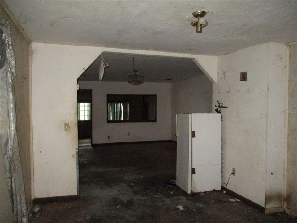 Active With Contract: $70,500 (3 beds, 2 baths, 1696 Square Feet)