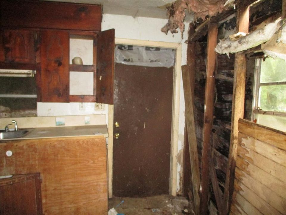 Active With Contract: $70,500 (3 beds, 2 baths, 1696 Square Feet)