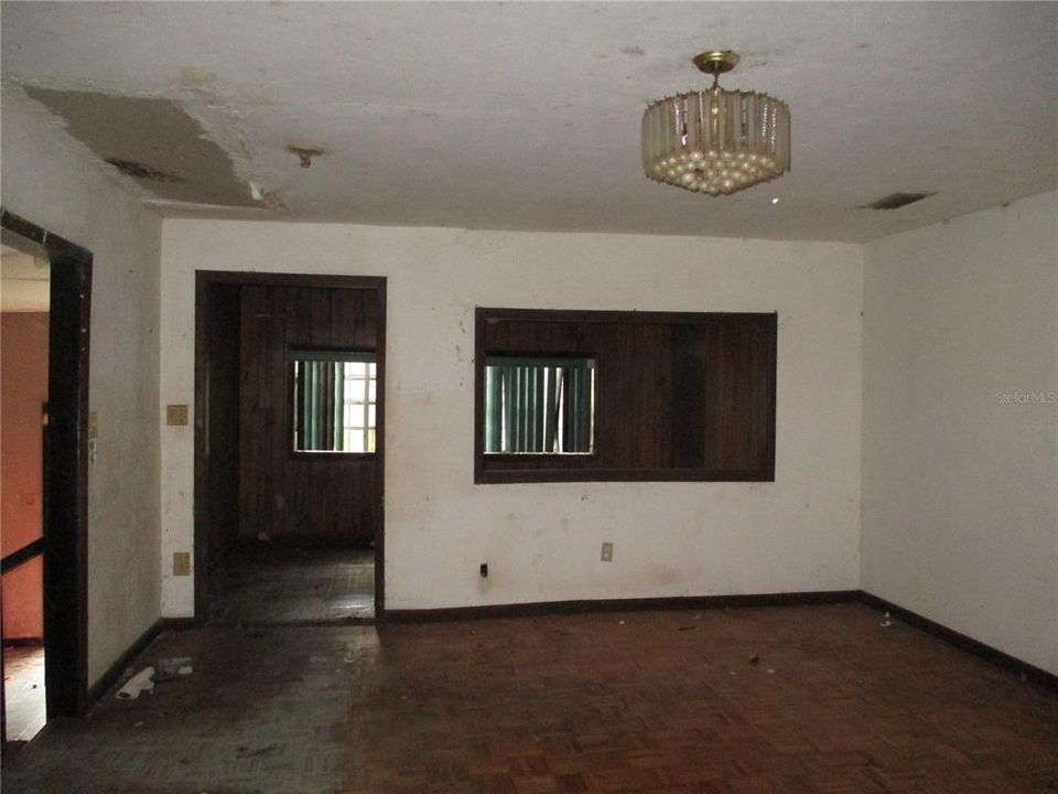 Active With Contract: $70,500 (3 beds, 2 baths, 1696 Square Feet)