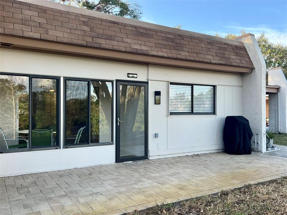 Под контрактом: $159,000 (2 спален, 1 ванн, 812 Квадратных фут)