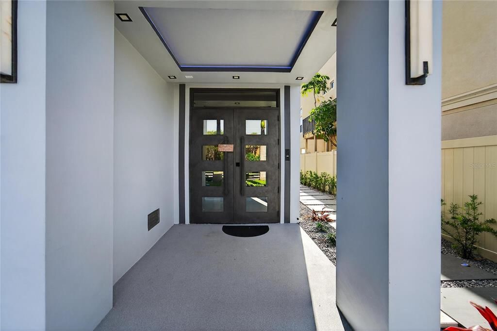 For Sale: $8,999,899 (5 beds, 5 baths, 5198 Square Feet)