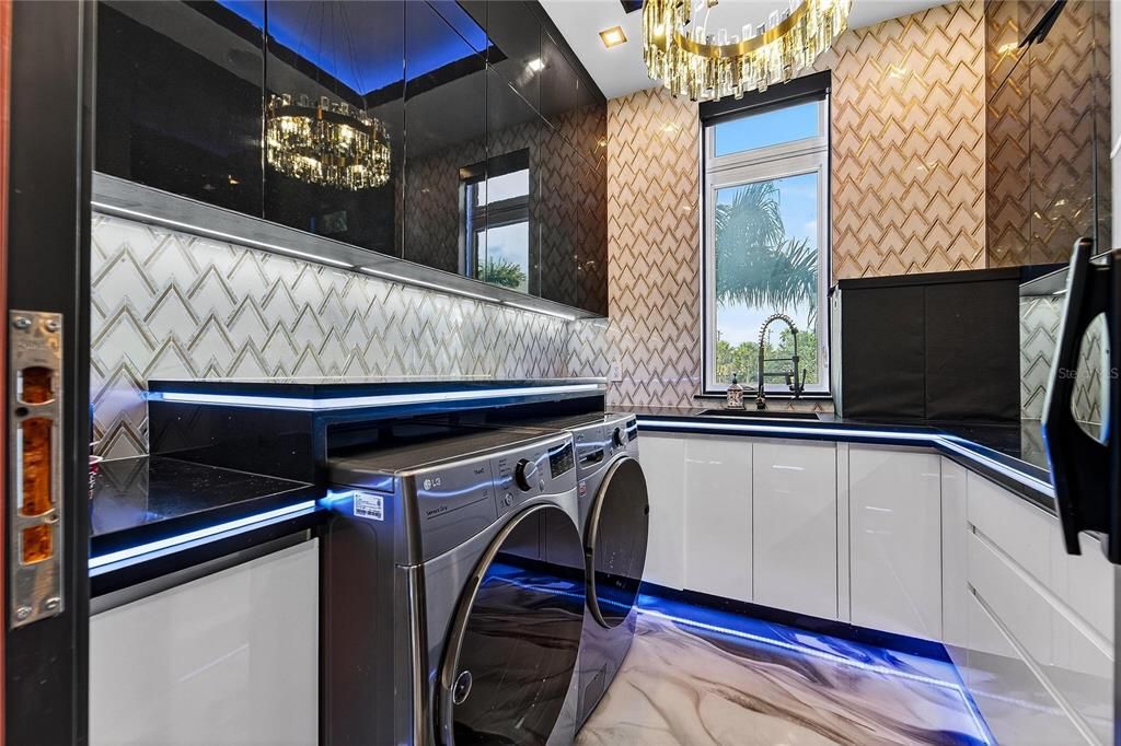 For Sale: $8,999,899 (5 beds, 5 baths, 5198 Square Feet)