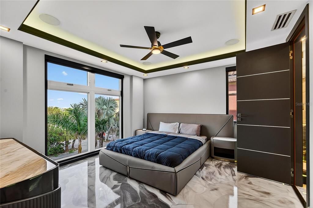 For Sale: $8,999,899 (5 beds, 5 baths, 5198 Square Feet)