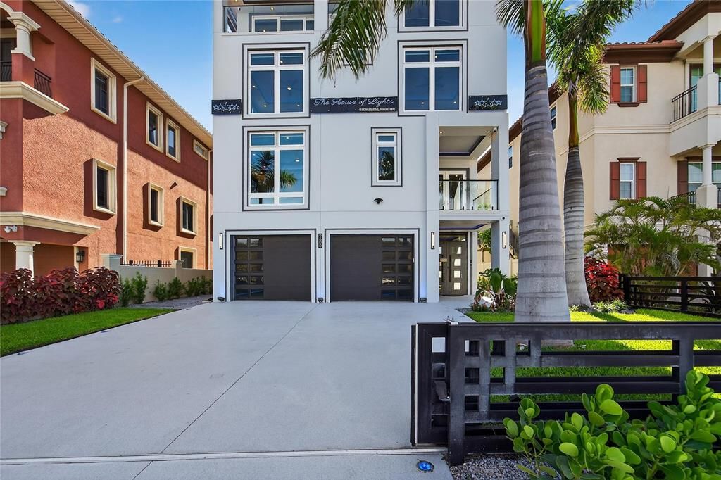 For Sale: $8,999,899 (5 beds, 5 baths, 5198 Square Feet)