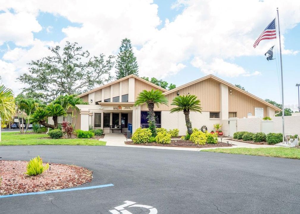 For Sale: $130,000 (2 beds, 2 baths, 1114 Square Feet)